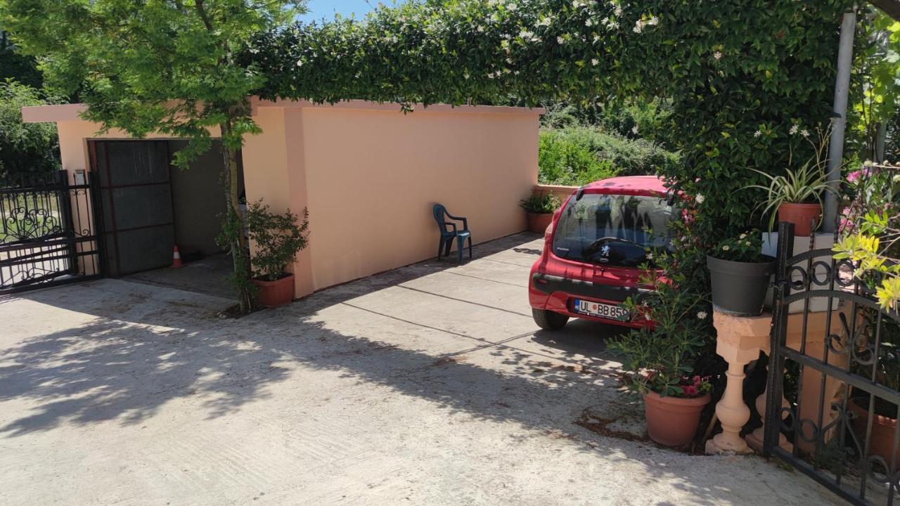 Guest'S House "Lindi&Roni" Ulcinj Exterior foto